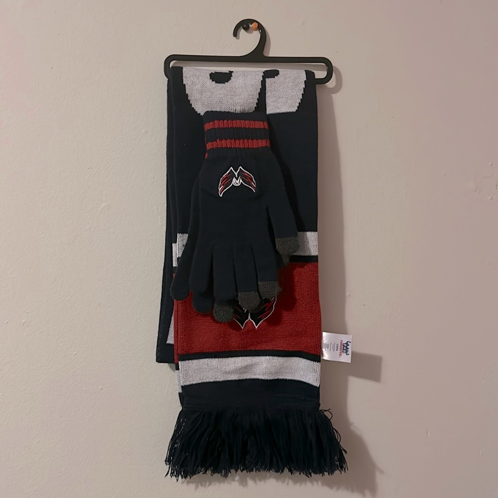 Brand new Washington Capitals Glove & Scarf set (NWOT) Still on original hanger.